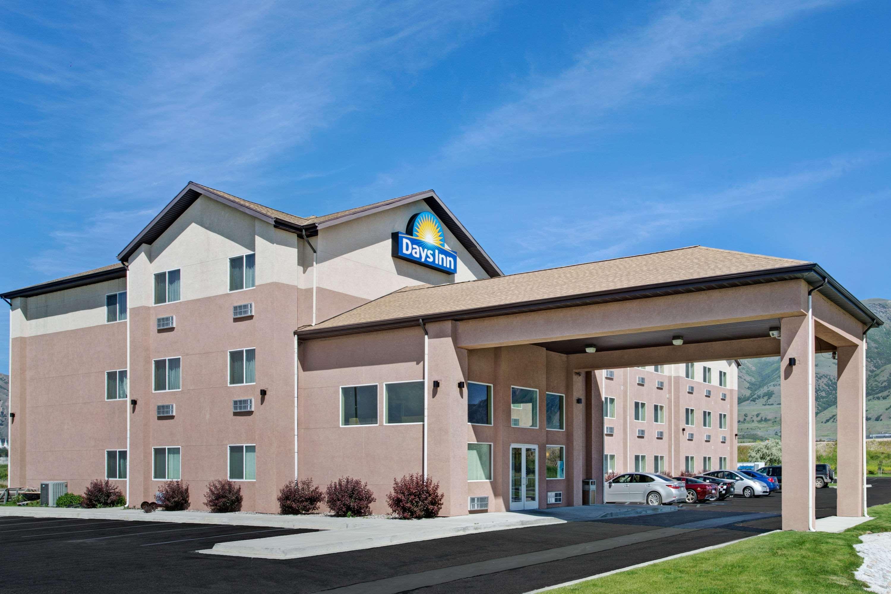 Days Inn By Wyndham Brigham City Exteriér fotografie