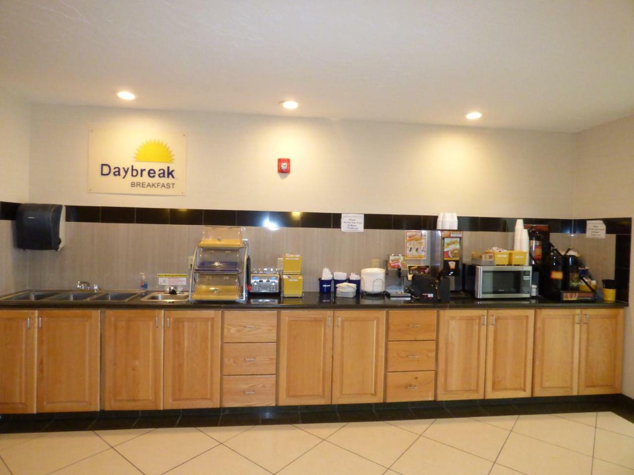 Days Inn By Wyndham Brigham City Exteriér fotografie